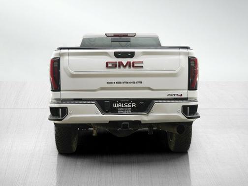 Summit White 2024 GMC Sierra 2500 AT4
