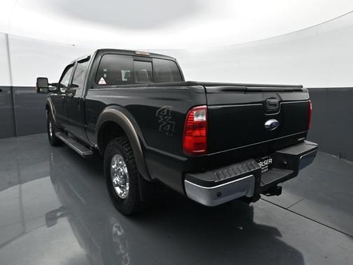 Green 2016 Ford F-250 Lariat