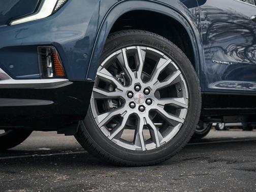 2025 GMC Acadia Denali