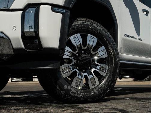 Summit White 2026 GMC Sierra 2500 Denali