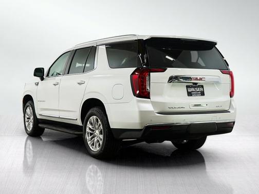 White Frost Tricoat 2023 GMC Yukon SLT