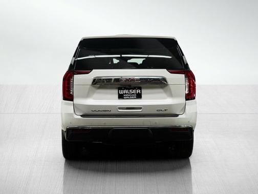 White Frost Tricoat 2023 GMC Yukon SLT