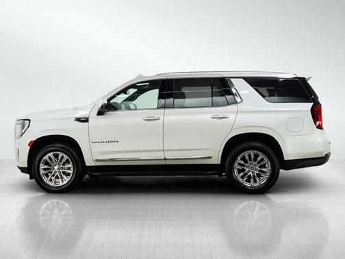 White Frost Tricoat 2023 GMC Yukon SLT