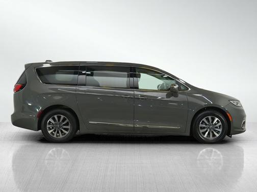 2022 Chrysler Pacifica Hybrid Hybrid Limited