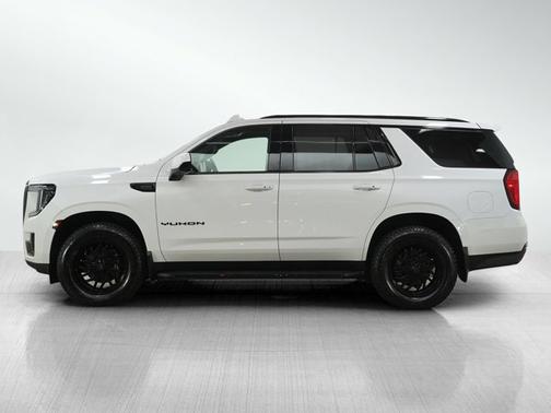 White 2022 GMC Yukon SLE