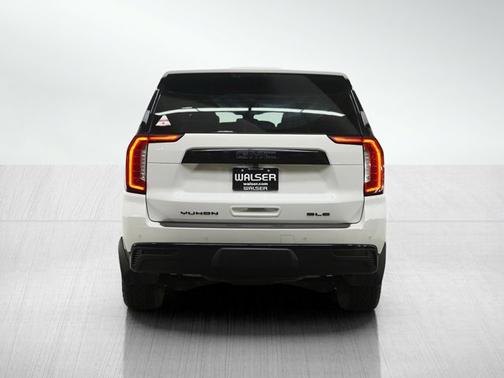 White 2022 GMC Yukon SLE
