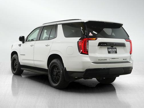 White 2022 GMC Yukon SLE