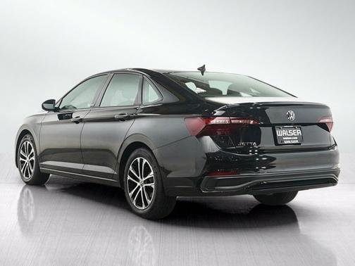 Deep Black Pearl 2023 Volkswagen Jetta Sport