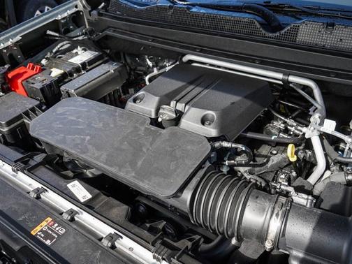 2025 GMC Canyon 4WD AT4