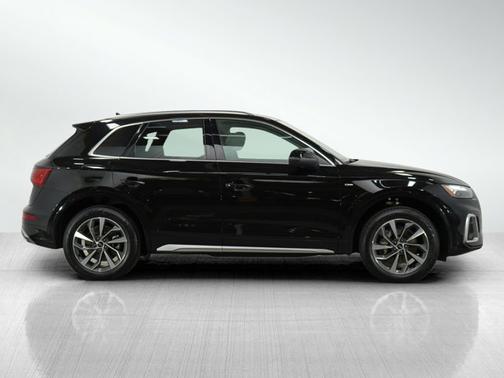 2022 Audi Q5 S line Premium Plus