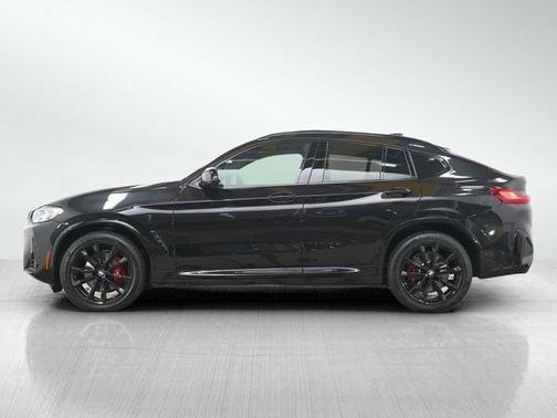 Black Sapphire Metallic 2022 BMW X4 M40i