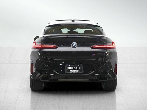 Black Sapphire Metallic 2022 BMW X4 M40i