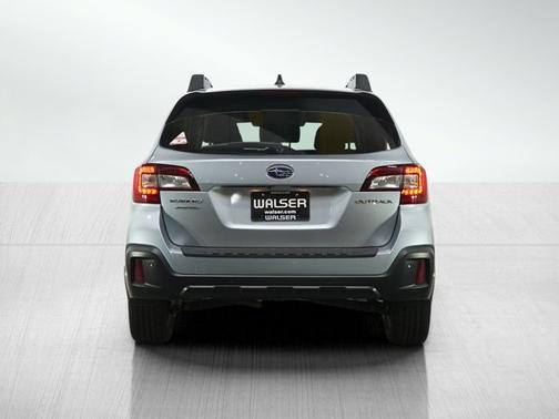 Ice Silver Metallic 2018 Subaru Outback 2.5i Limited