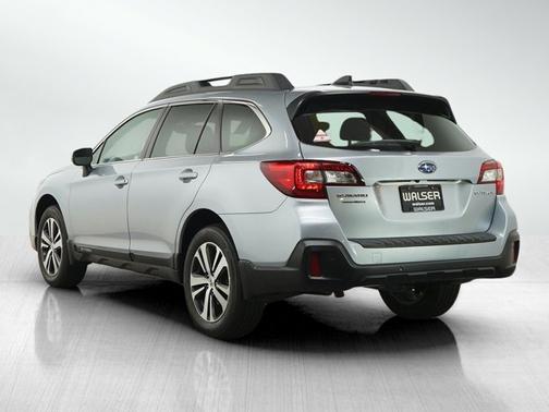 Ice Silver Metallic 2018 Subaru Outback 2.5i Limited