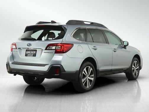 Ice Silver Metallic 2018 Subaru Outback 2.5i Limited