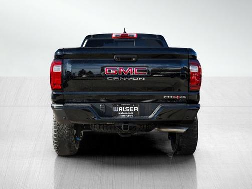 2025 GMC Canyon 4WD AT4