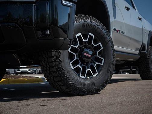 2025 GMC Sierra 2500 AT4X