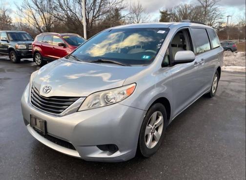 2014 Toyota Sienna LE