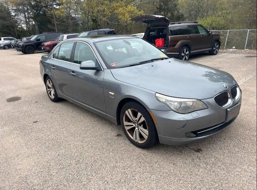 Gray 2010 BMW 528 xDrive