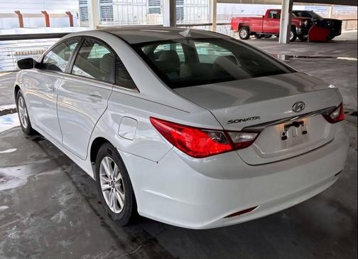 2011 Hyundai SONATA GLS
