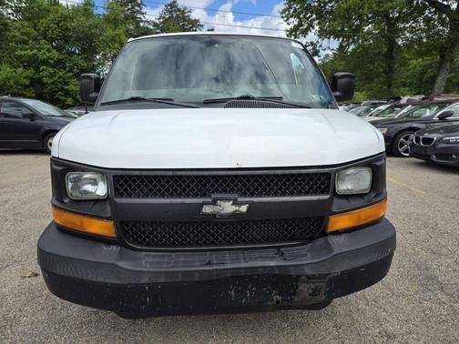 Summit White 2006 Chevrolet Express 1500 Base
