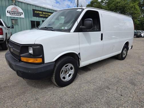 Summit White 2006 Chevrolet Express 1500 Base