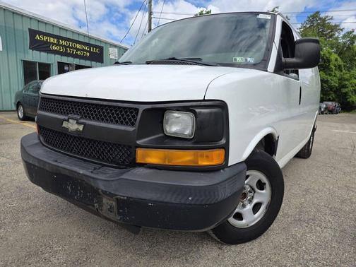 Summit White 2006 Chevrolet Express 1500 Base