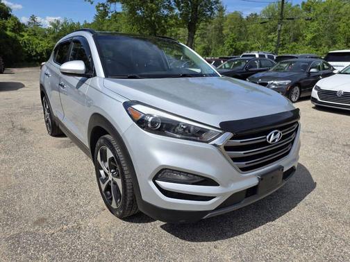 Molten Silver 2016 Hyundai TUCSON Limited