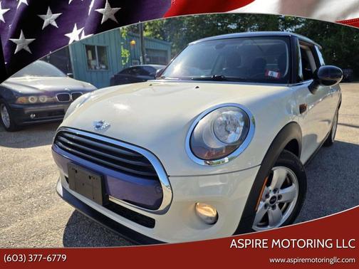 White 2017 MINI Hardtop Cooper
