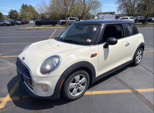 White 2017 MINI Hardtop Cooper