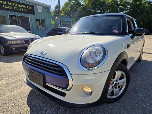 White 2017 MINI Hardtop Cooper