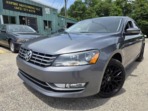Platinum Gray Metallic 2014 Volkswagen Passat 2.0L TDI DSG SE w/Sunroof