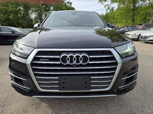 Black 2018 Audi Q7 3.0T Premium Plus