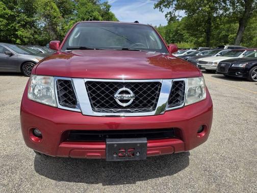 Red Brawn Metallic 2008 Nissan Pathfinder SE Off-road