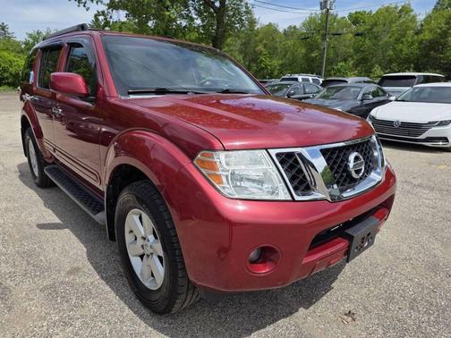 Red Brawn Metallic 2008 Nissan Pathfinder SE Off-road