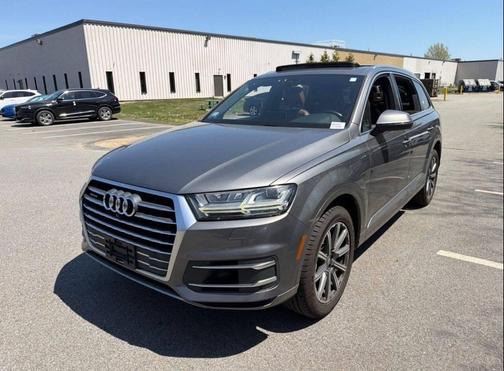 Graphite Gray Metallic 2017 Audi Q7 3.0T Premium