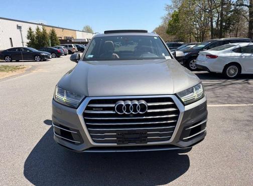 Graphite Gray Metallic 2017 Audi Q7 3.0T Premium