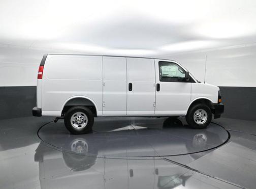 2025 Chevrolet Express 2500 RWD 2500 Regular Wheelbase WT