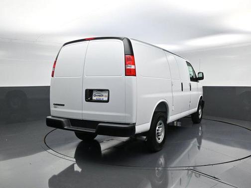 2025 Chevrolet Express 2500 RWD 2500 Regular Wheelbase WT