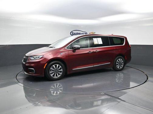 2022 Chrysler Pacifica Hybrid Limited