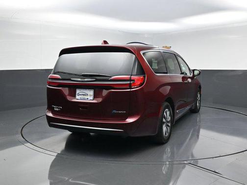 2022 Chrysler Pacifica Hybrid Limited