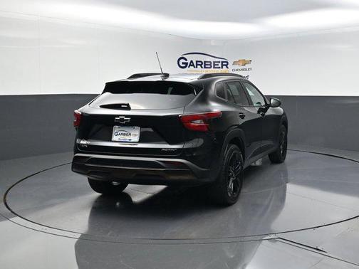 Mosaic Black Metallic 2024 Chevrolet Trax FWD ACTIV