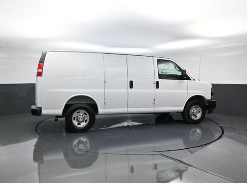2025 Chevrolet Express 2500 RWD 2500 Regular Wheelbase WT