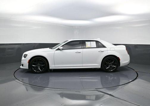 2022 Chrysler 300 Touring