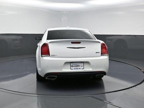 2022 Chrysler 300 Touring