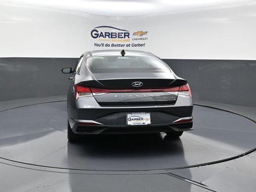 2021 Hyundai ELANTRA SE