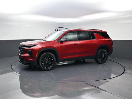Radiant Red Tintcoat 2026 Chevrolet Traverse LT