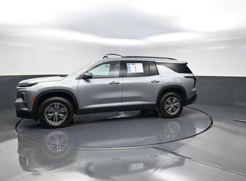 Sterling Gray Metallic 2025 Chevrolet Traverse LT