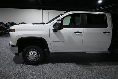 Summit White 2026 Chevrolet Silverado 3500 WT