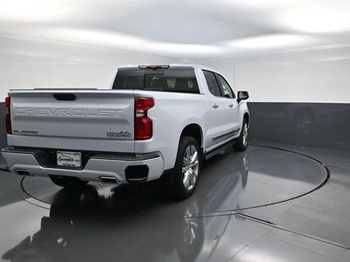 Polar White Tricoat 2026 Chevrolet Silverado 1500 High Country